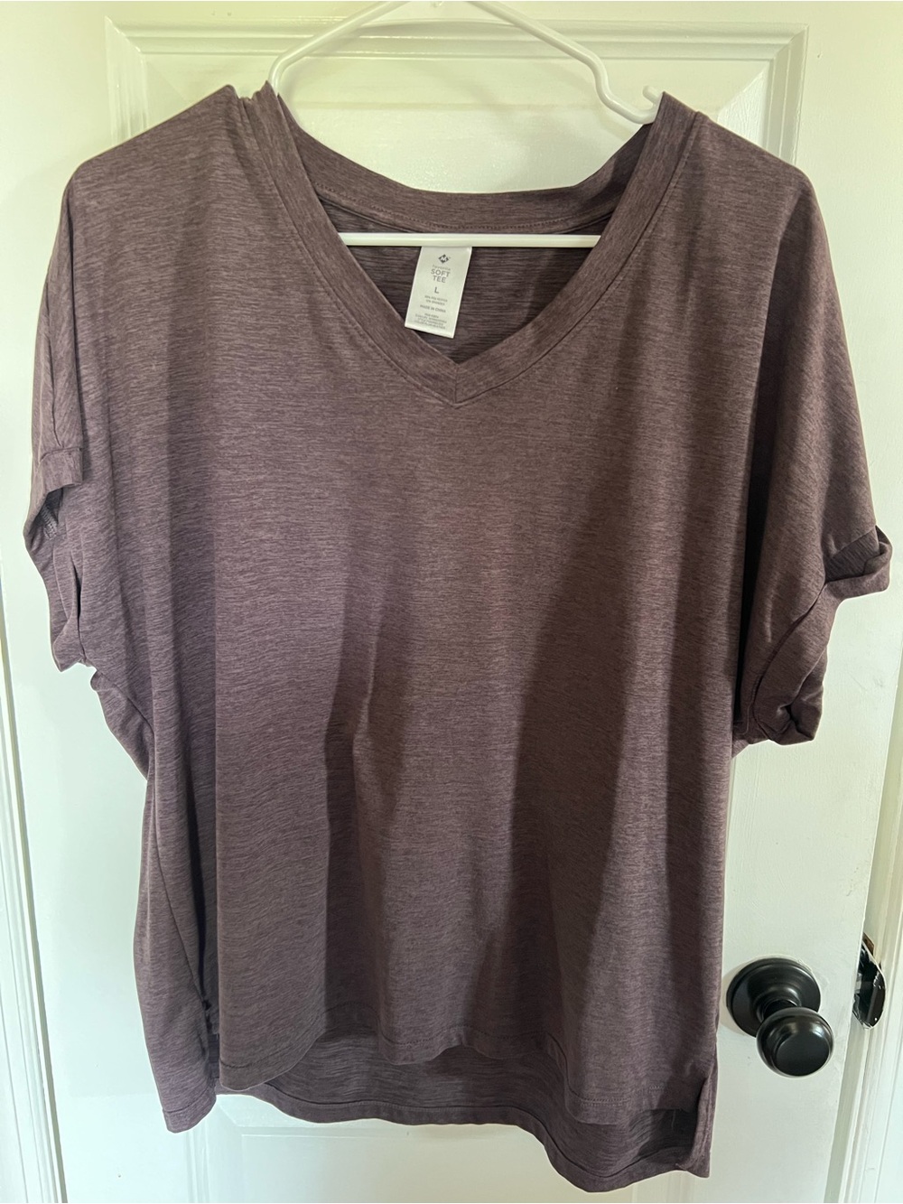 Women’s V-Neck Relaxed Tee in Dusty Mauve